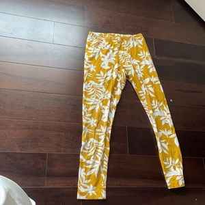 Old Navy Medium sized yellow and white leggings